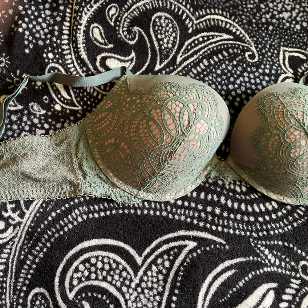 Green Victoria’s Secret dream angels lace push up bra size 36DD